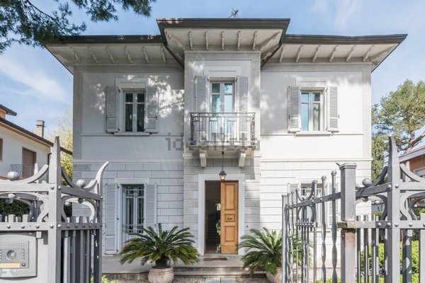 casa indipendente in vendita a Riccione