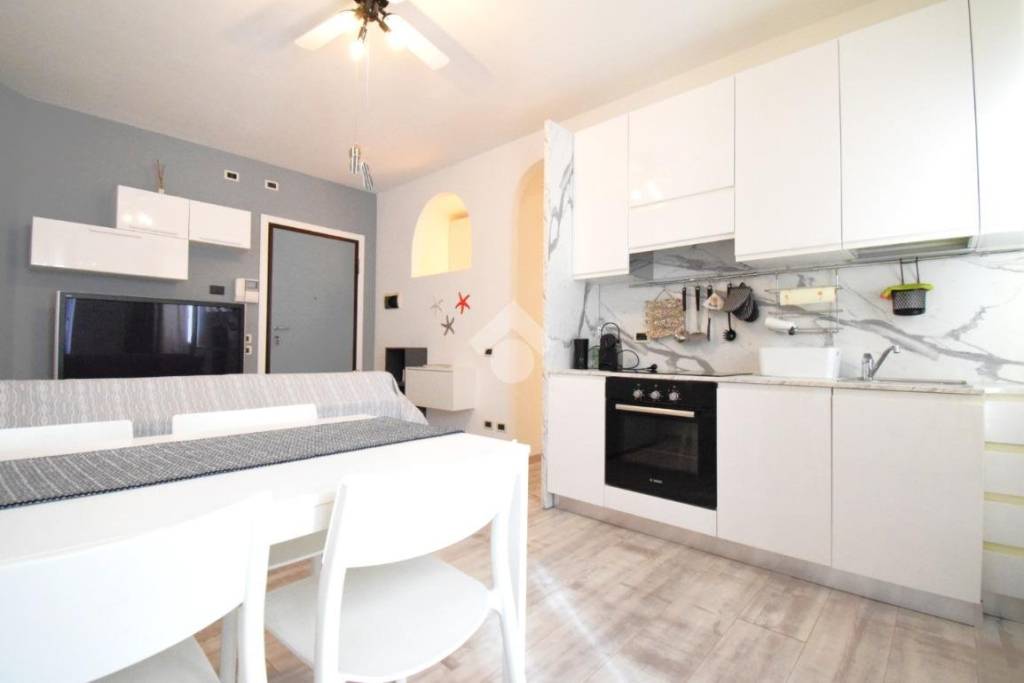 appartamento in vendita a Riccione in zona Alba