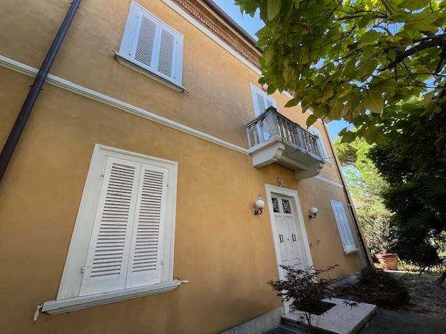 casa indipendente in vendita a Riccione