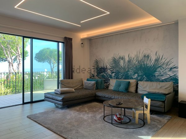 casa indipendente in vendita a Riccione