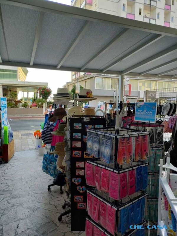 negozio in vendita a Riccione