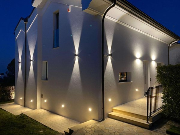 casa indipendente in vendita a Riccione