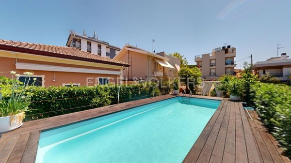 casa indipendente in vendita a Riccione in zona Alba