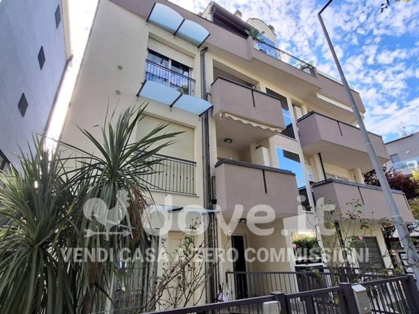 appartamento in vendita a Riccione in zona Alba