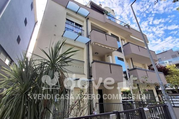 appartamento in vendita a Riccione in zona Alba