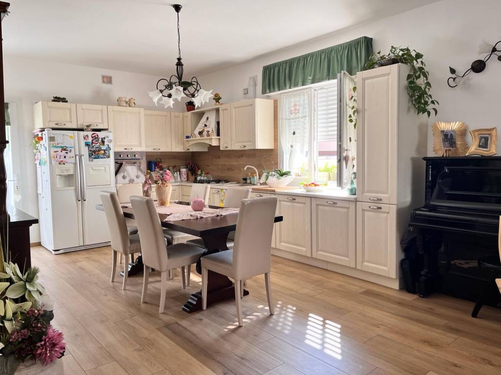 casa indipendente in vendita a Riccione in zona San Lorenzo