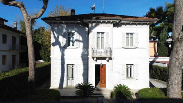 casa indipendente in vendita a Riccione