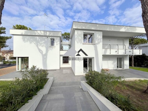 casa indipendente in vendita a Riccione