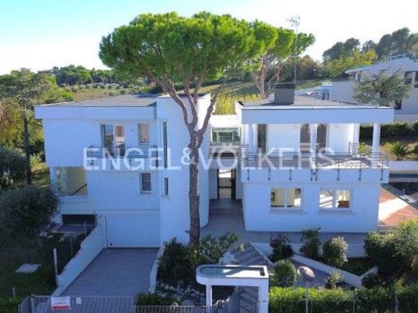 casa indipendente in vendita a Riccione in zona Marano