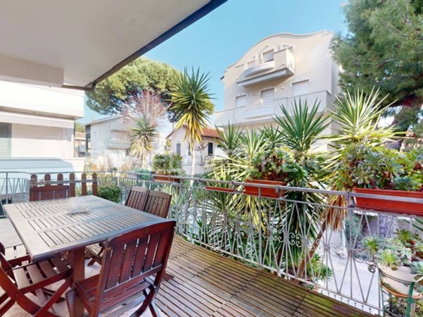 casa indipendente in vendita a Riccione in zona Alba