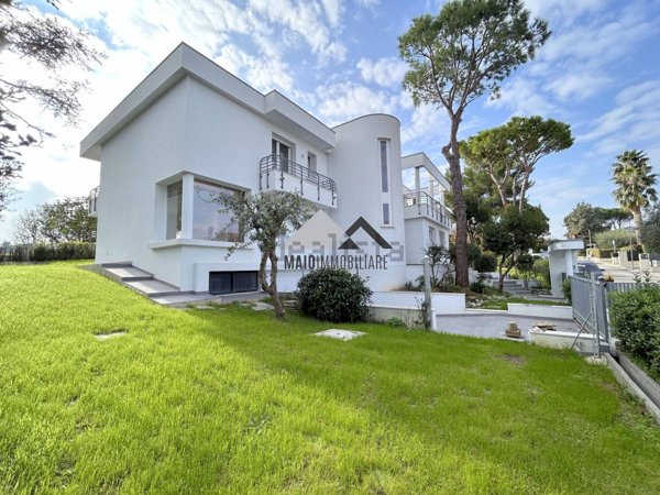 casa indipendente in vendita a Riccione