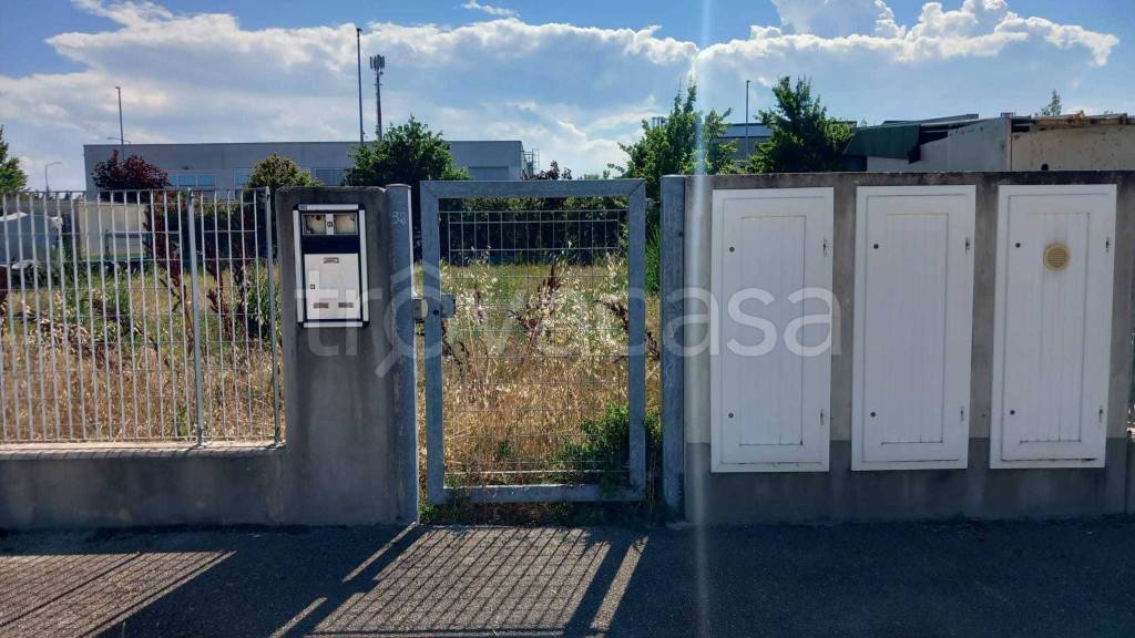 negozio in vendita a Riccione in zona Marano