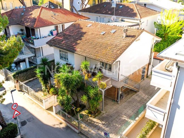 casa indipendente in vendita a Riccione in zona Marano
