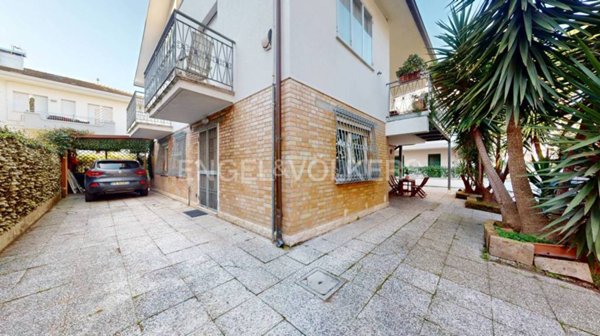 appartamento in vendita a Riccione in zona Alba