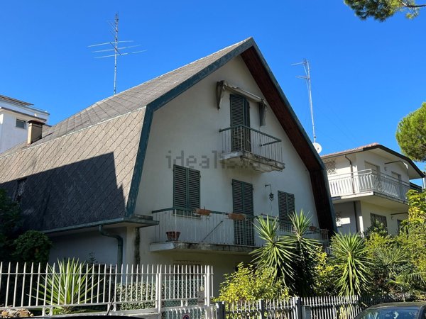 casa indipendente in vendita a Riccione