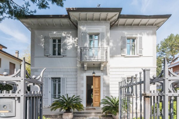 casa indipendente in vendita a Riccione