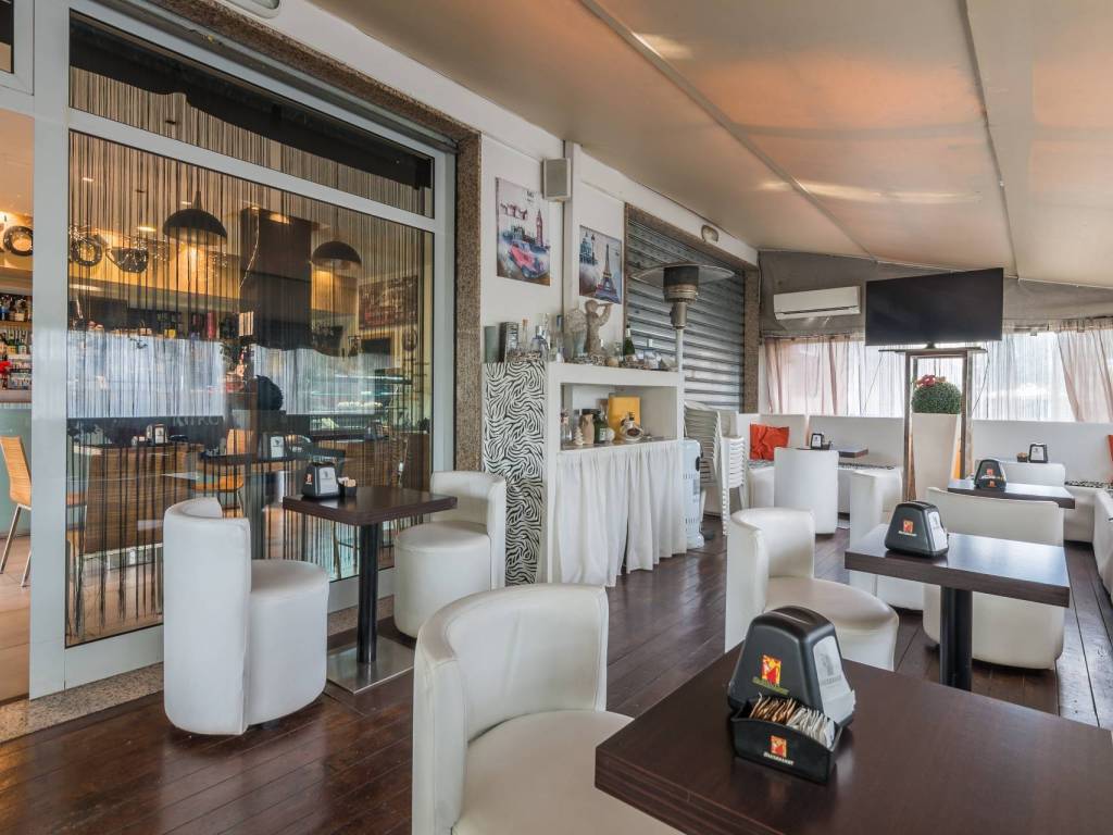negozio in vendita a Riccione