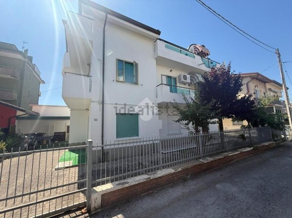 appartamento in vendita a Riccione in zona Alba