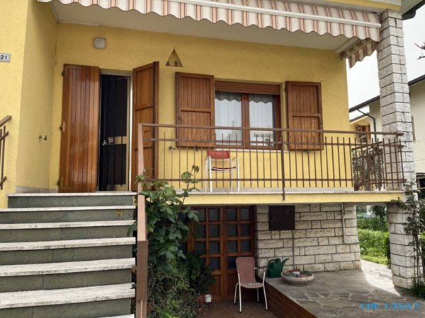 casa indipendente in vendita a Riccione