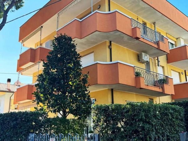appartamento in vendita a Riccione in zona Marano