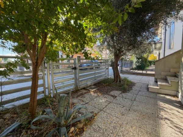 casa indipendente in vendita a Riccione