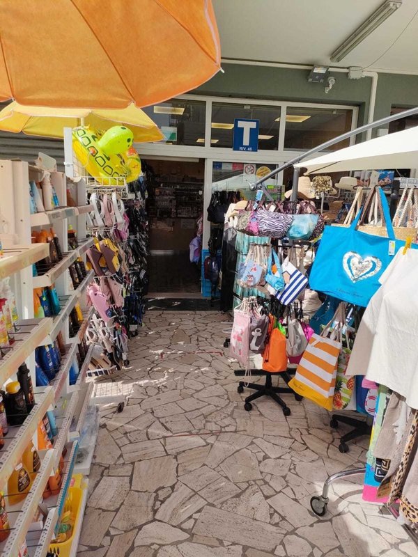 negozio in vendita a Riccione
