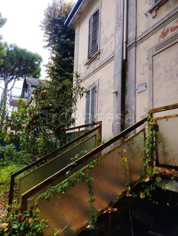 casa indipendente in vendita a Riccione in zona Alba