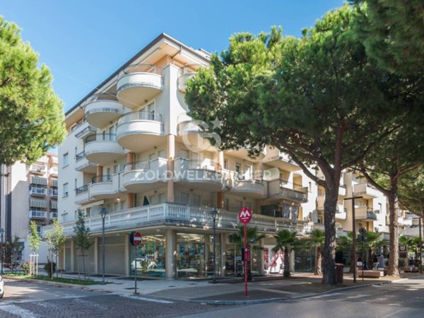 intera palazzina in vendita a Riccione in zona Marano