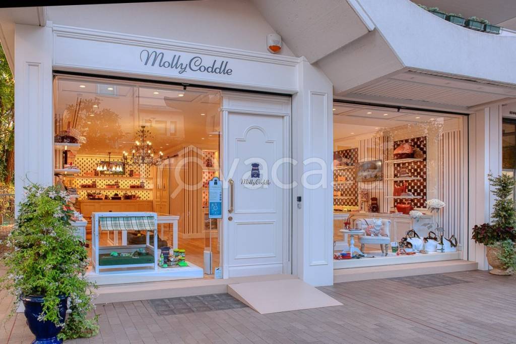 negozio in vendita a Riccione