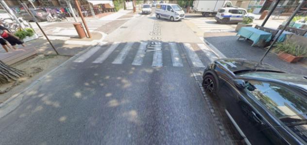 negozio in vendita a Riccione in zona Alba