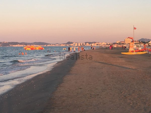 appartamento in vendita a Riccione in zona Alba