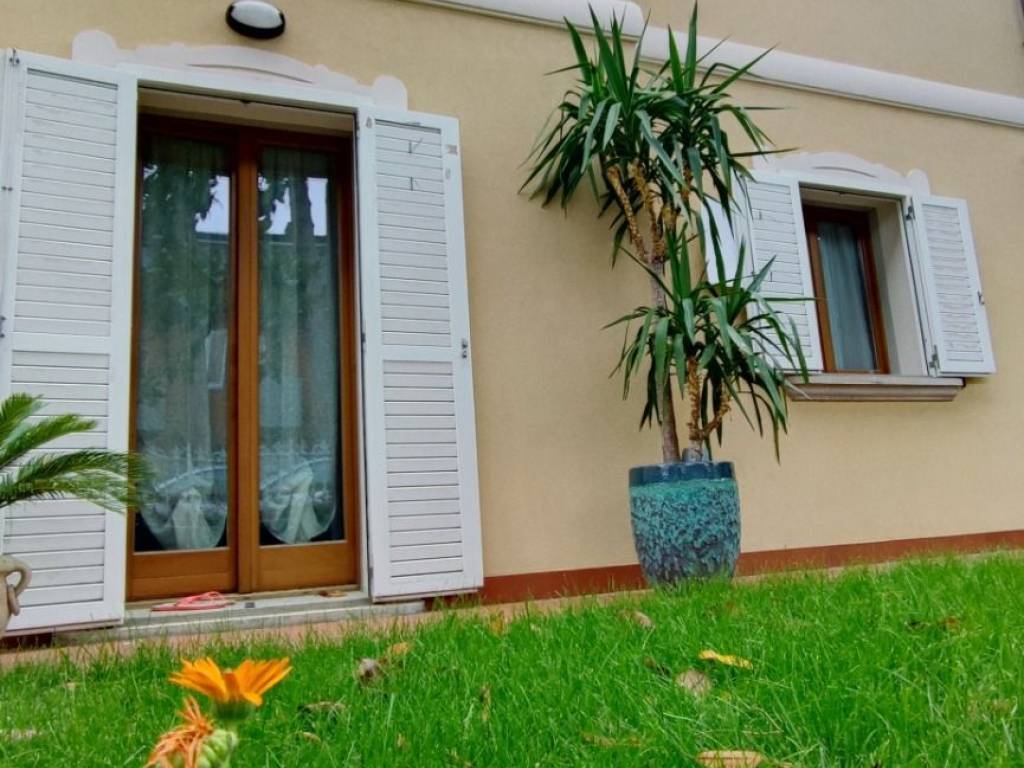 appartamento in vendita a Riccione in zona Alba