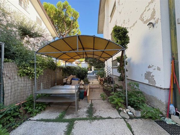 casa indipendente in vendita a Riccione