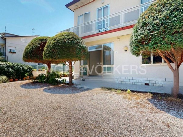 appartamento in vendita a Riccione