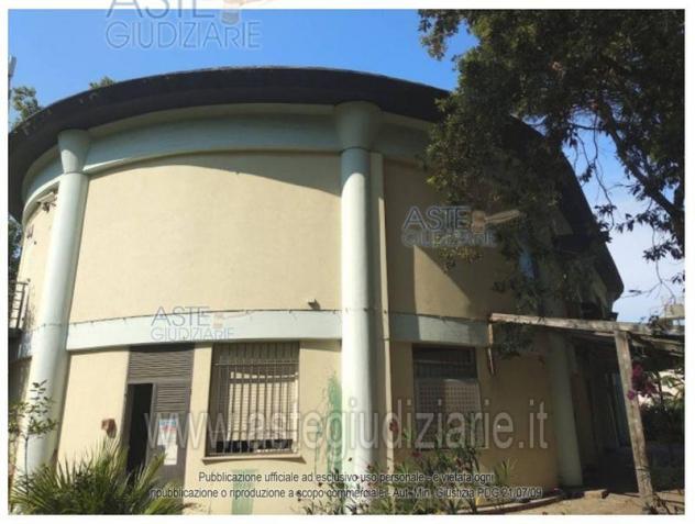 negozio in vendita a Riccione in zona Marano