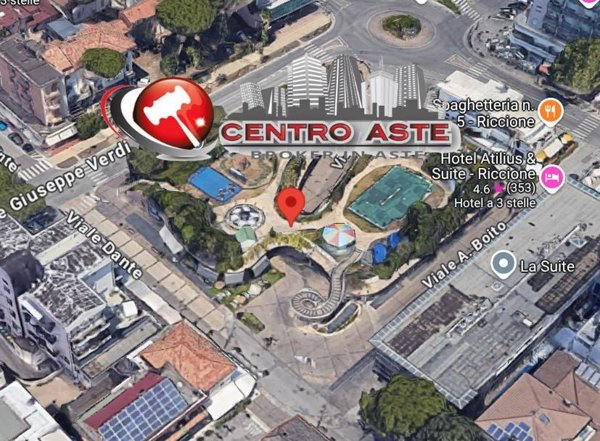 negozio in vendita a Riccione in zona Alba