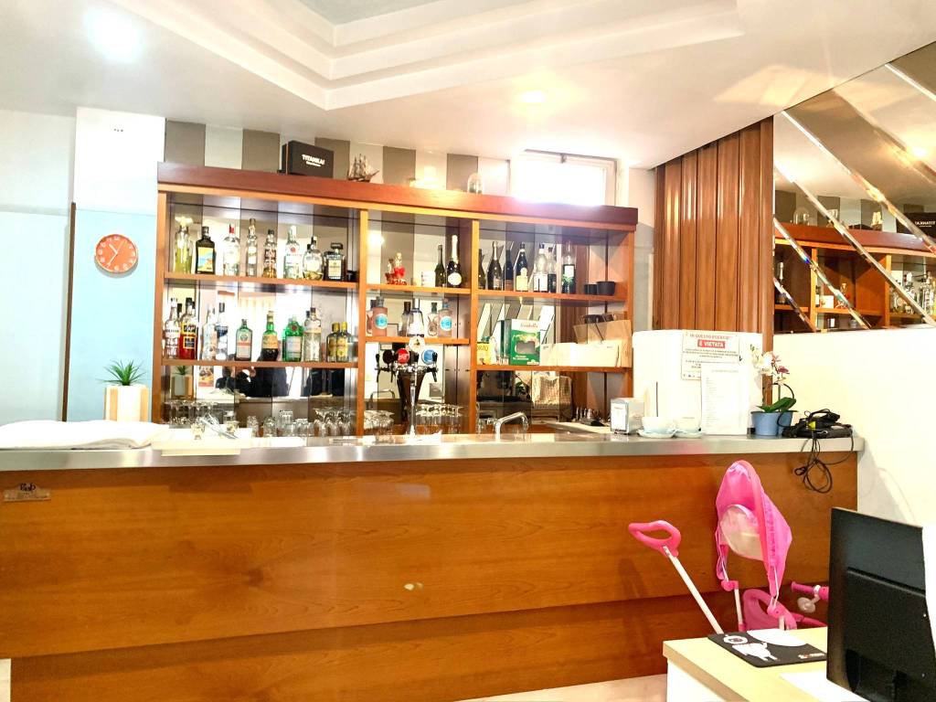 ufficio in vendita a Riccione in zona Alba