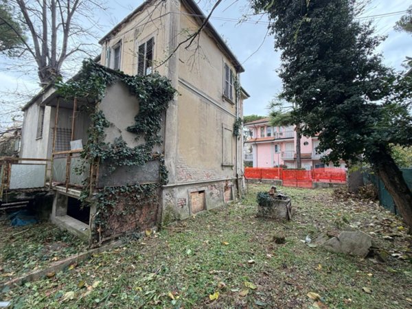 casa indipendente in vendita a Riccione