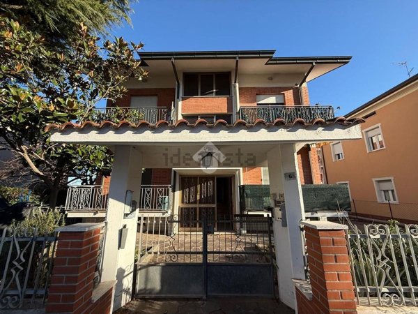 appartamento in vendita a Riccione in zona San Lorenzo