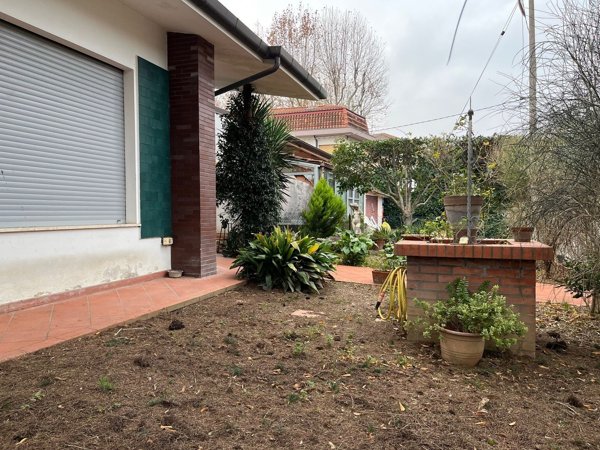 casa indipendente in vendita a Riccione
