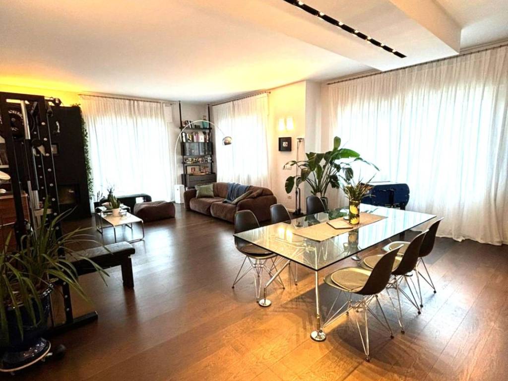 appartamento in vendita a Riccione in zona Marano