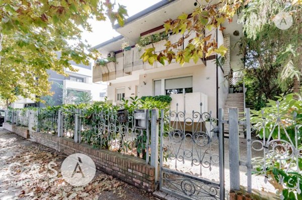 casa indipendente in vendita a Riccione in zona Alba