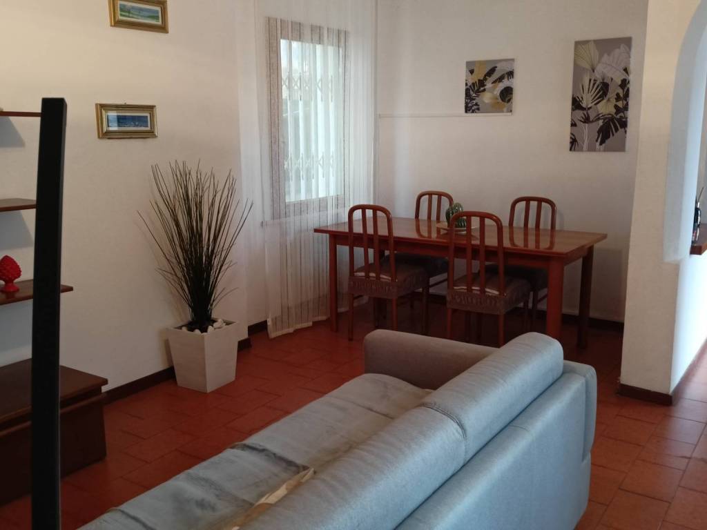 casa indipendente in vendita a Riccione