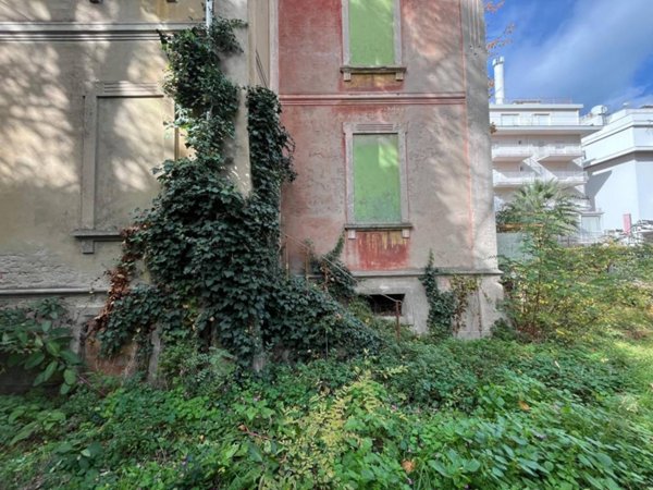 casa indipendente in vendita a Riccione in zona Alba