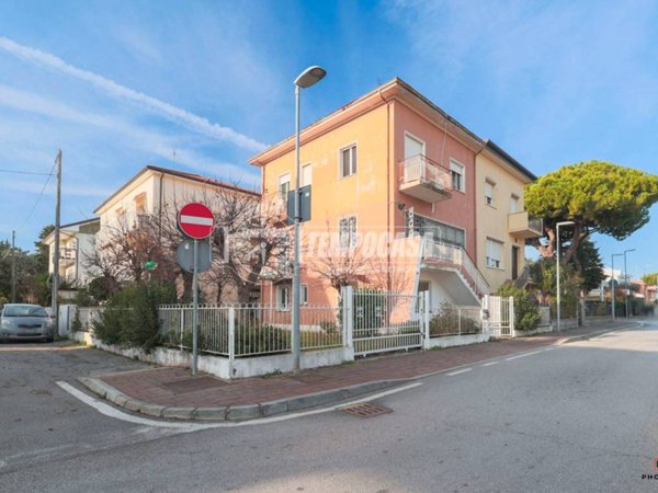 casa indipendente in vendita a Riccione in zona Alba