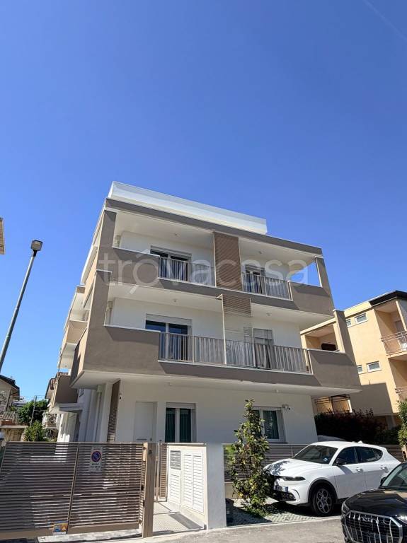 appartamento in vendita a Riccione in zona Alba