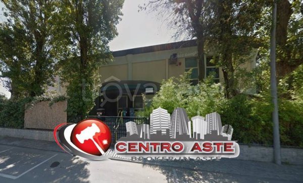 negozio in vendita a Riccione in zona Marano