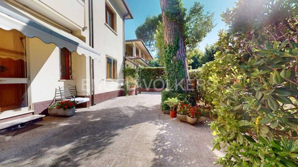 casa indipendente in vendita a Riccione