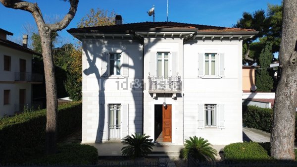 casa indipendente in vendita a Riccione