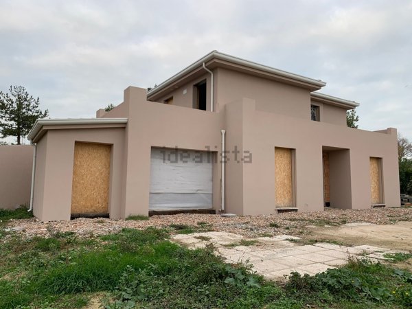 casa indipendente in vendita a Riccione